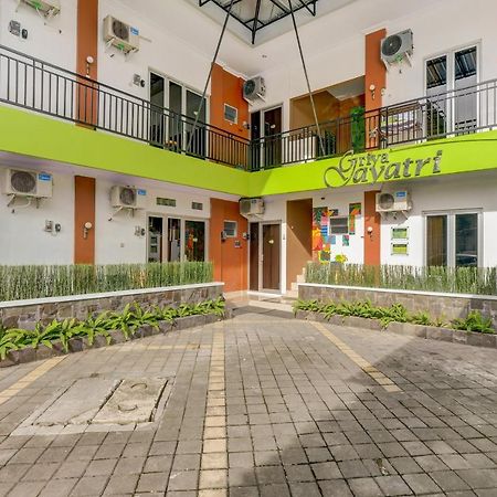 OYO 3496 Griya Gayatri Syariah Otel Melati Dış mekan fotoğraf
