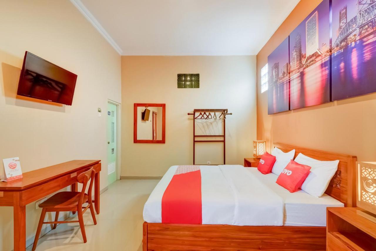 OYO 3496 Griya Gayatri Syariah Otel Melati Dış mekan fotoğraf