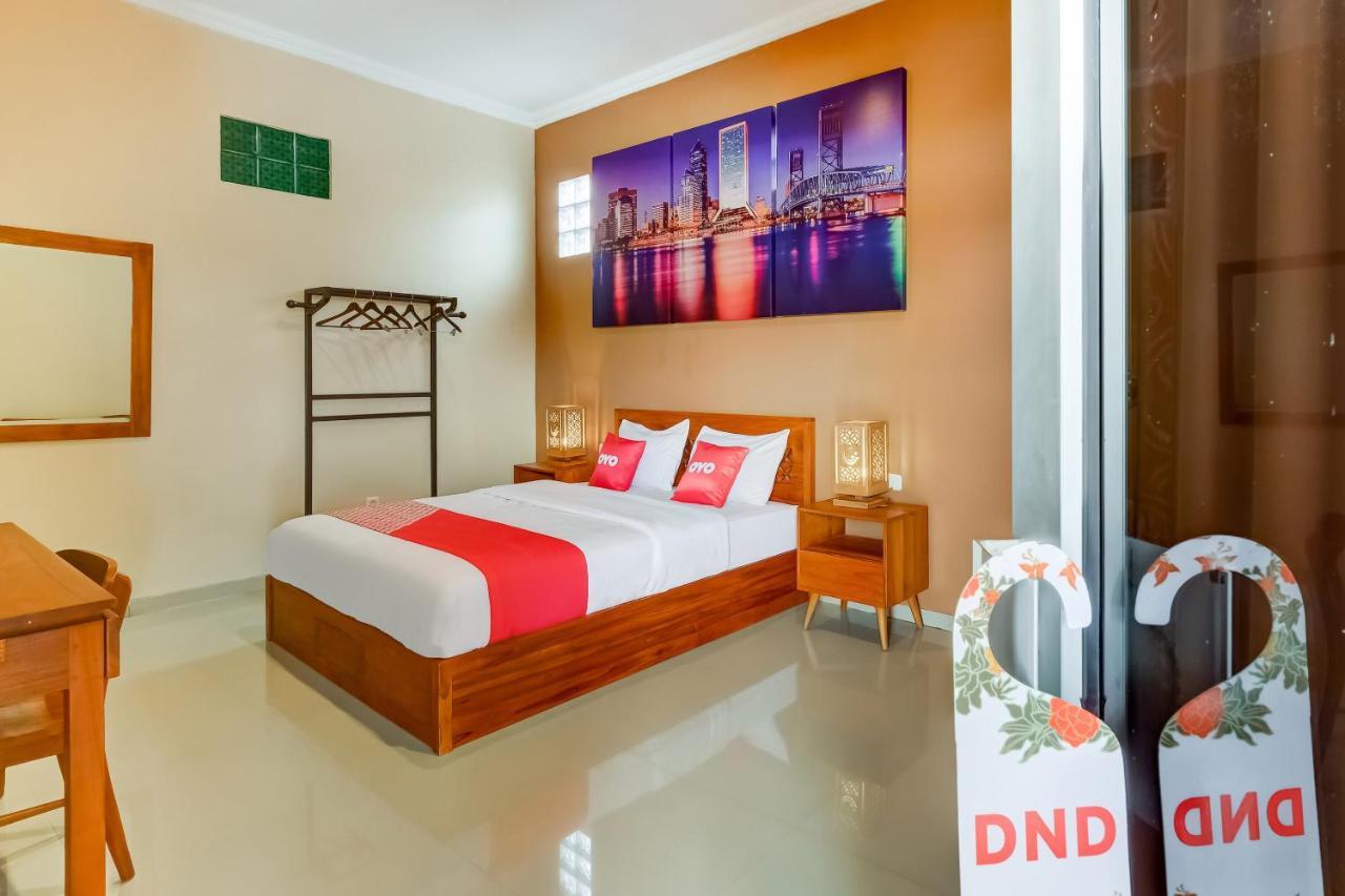 OYO 3496 Griya Gayatri Syariah Otel Melati Dış mekan fotoğraf