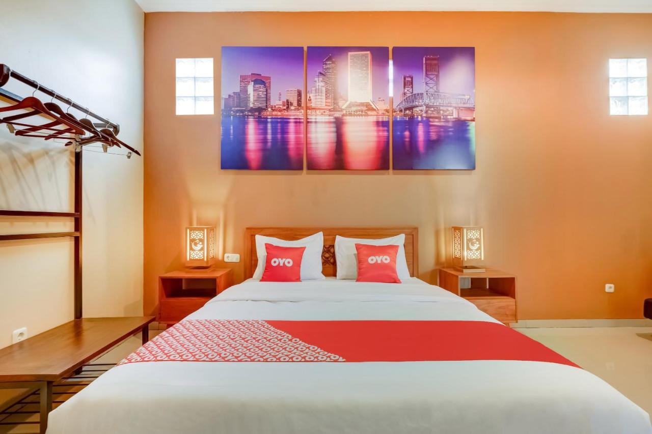 OYO 3496 Griya Gayatri Syariah Otel Melati Dış mekan fotoğraf